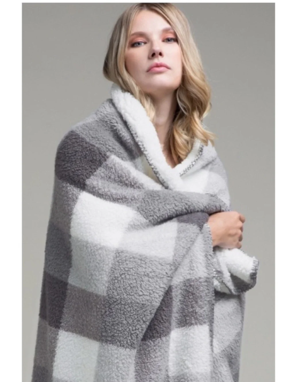 Plaid sherpa throw blanket gray and white